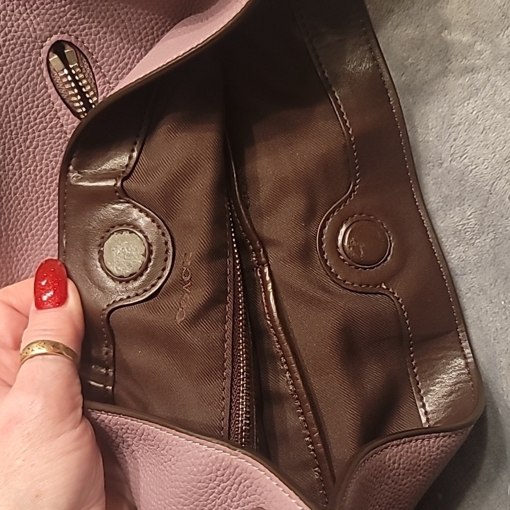 0601. EUC ~ Coach Clarkson Hobo #24947 ~ In the most luscious "Jasmine" lilac! - Picture 10 of 11